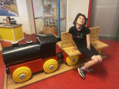 EF88E4F2-4084-4E4B-9D43-7F5751E855C9